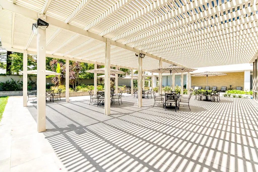 Outdoor Dining Area Outdoor Dining Area